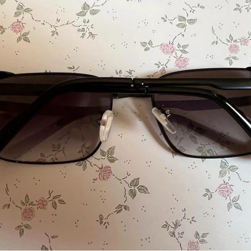 Stylish Black Sunglasses